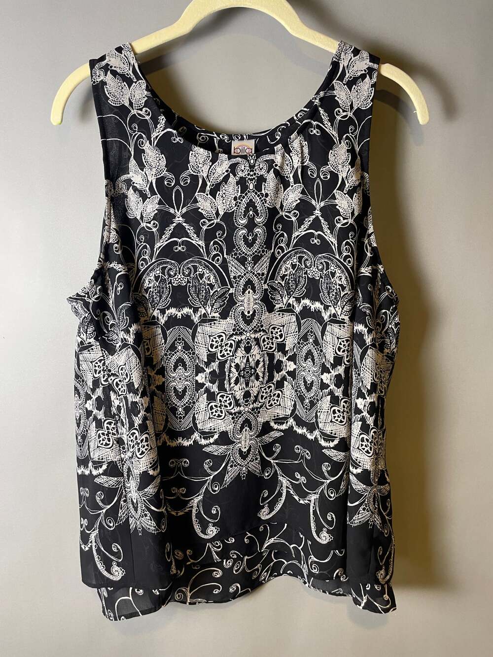Bila Womens Large Black White Boho Print Sleeveless Tunic Top